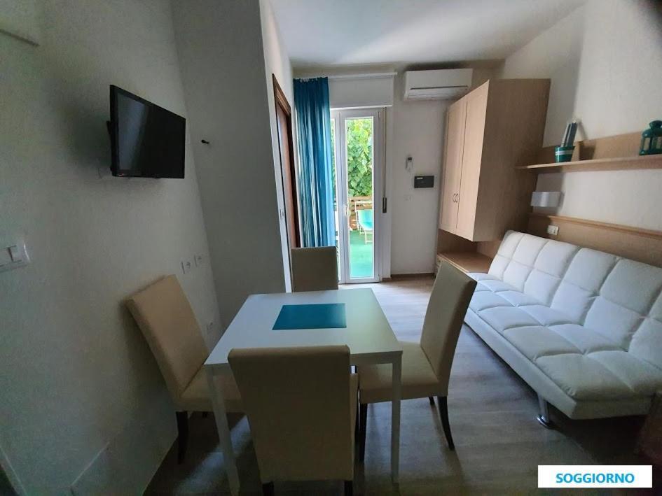 B&B Airone Cervia - Camere E Appartamenti Eksteriør bilde