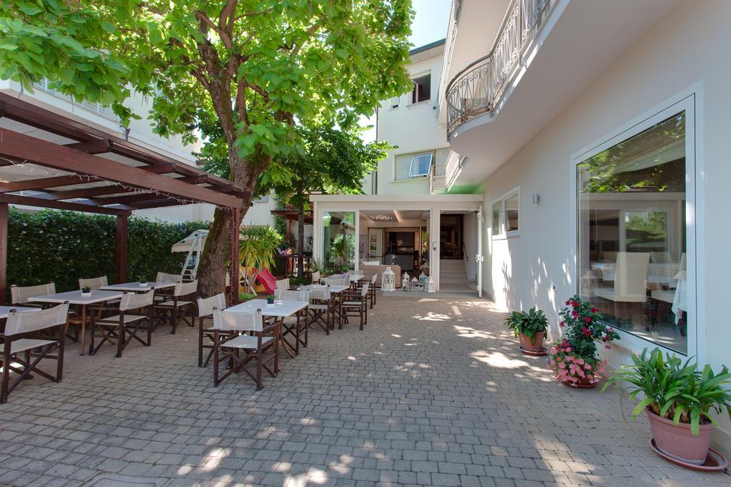 B&B Airone Cervia - Camere E Appartamenti Eksteriør bilde